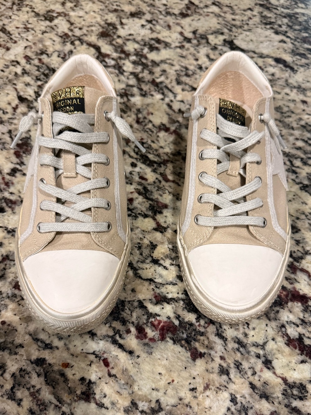 Vintage Havana Alive Sneakers Size 9